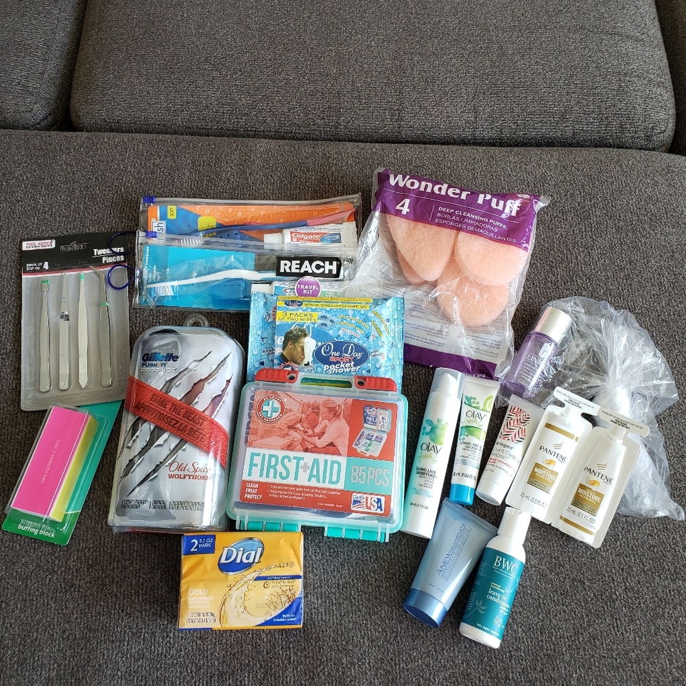 Travel Accessories Beauty Bundle Emergency Kit - Picture 1 of 5